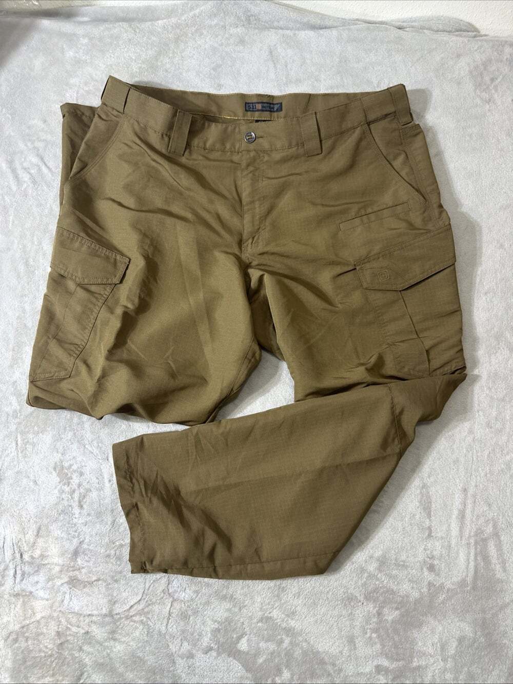 5.11 Tactical Lightweight Cargo Pants Men’s 42x32 Coyote Ripstop Utility